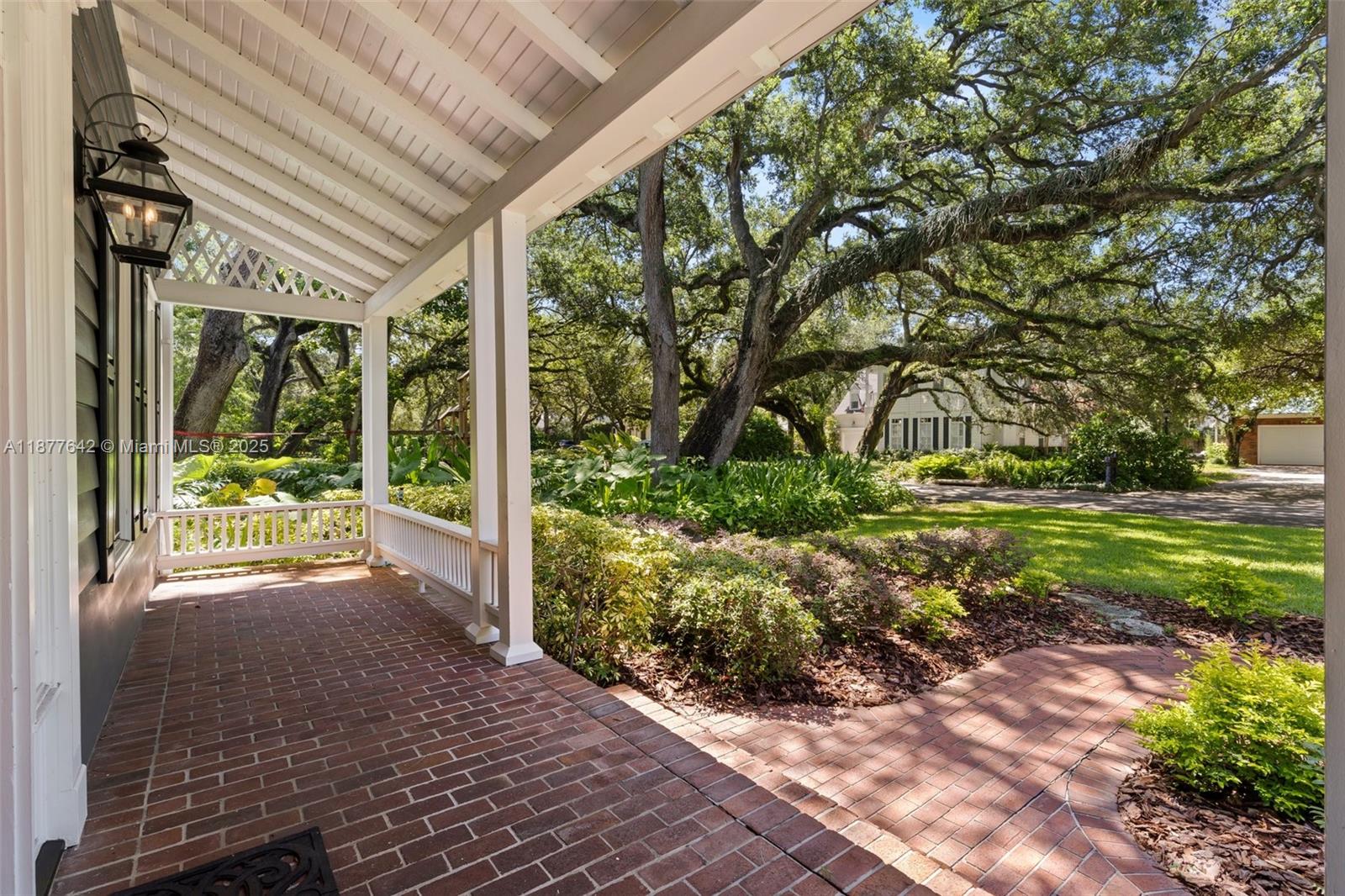 3003 W Villa Rosa Park Tampa, FL 33611