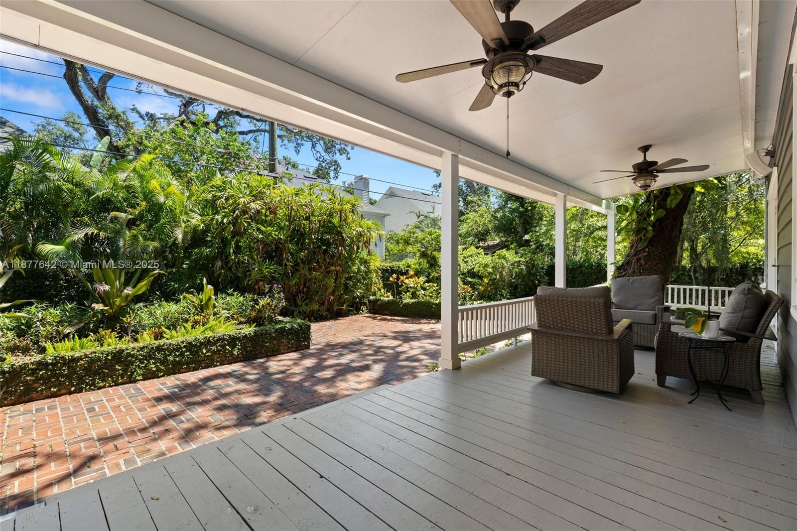 3003 W Villa Rosa Park Tampa, FL 33611