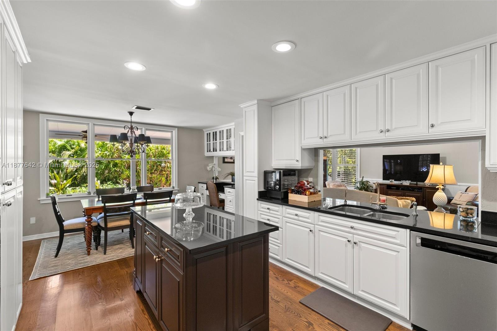 3003 W Villa Rosa Park Tampa, FL 33611