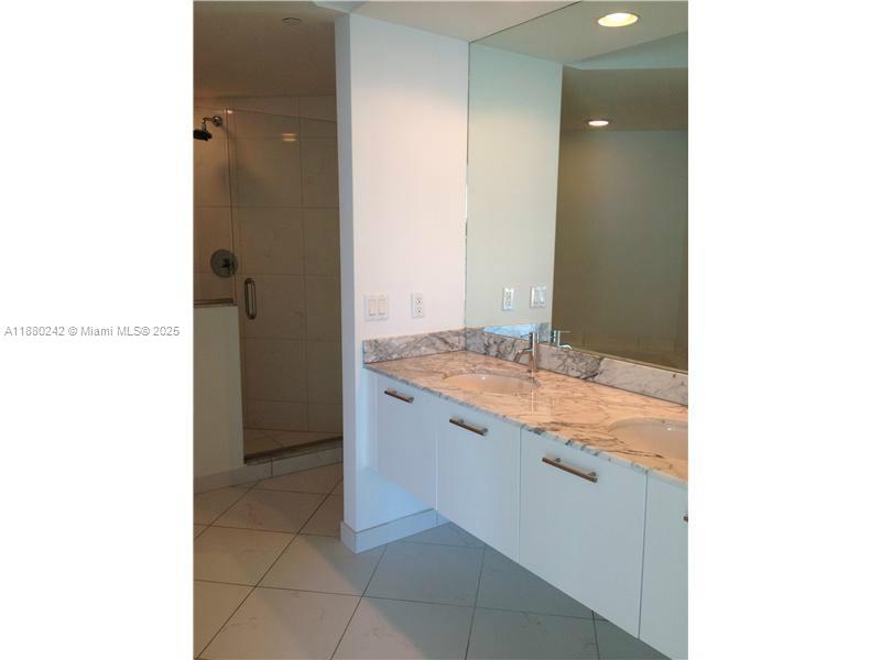 image 500 Brickell East Tower3