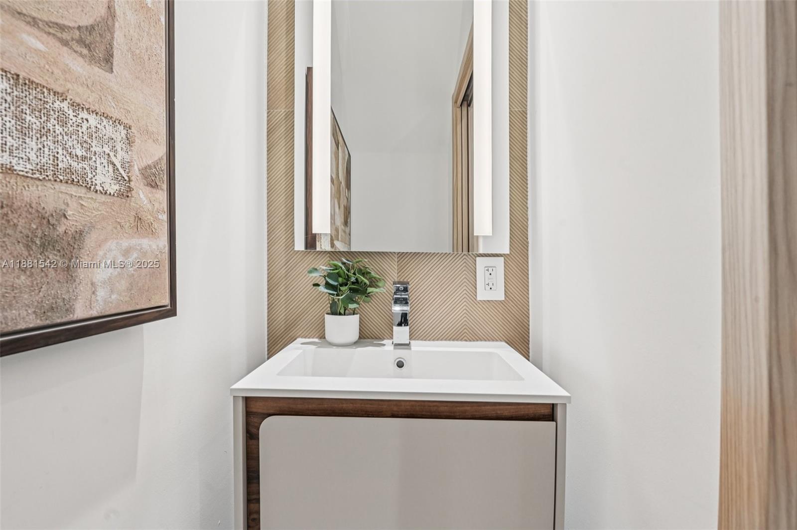 3163 Hibiscus St #3163 Miami, FL 33133