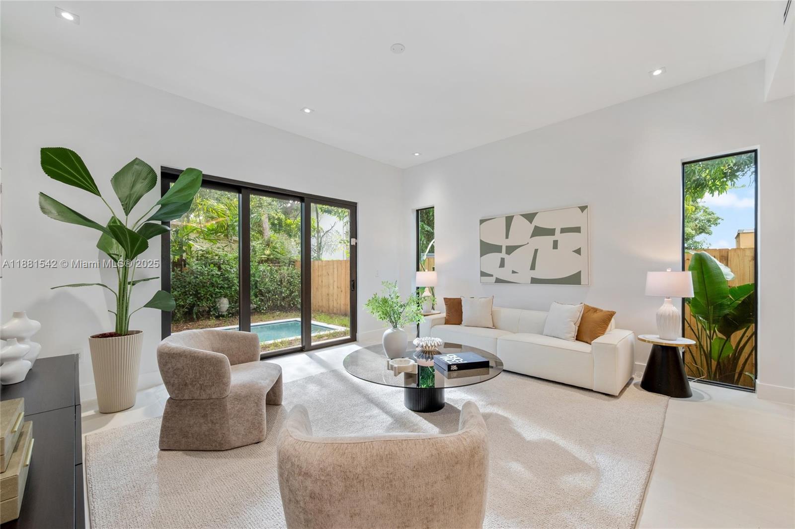 3163 Hibiscus St #3163 Miami, FL 33133