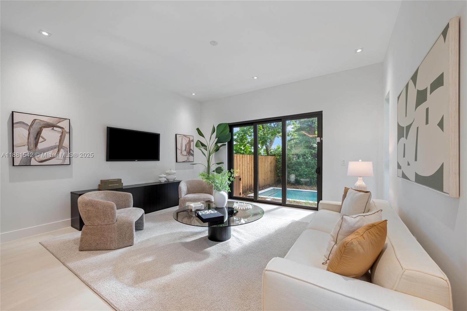 3163 Hibiscus St #3163 Miami, FL 33133