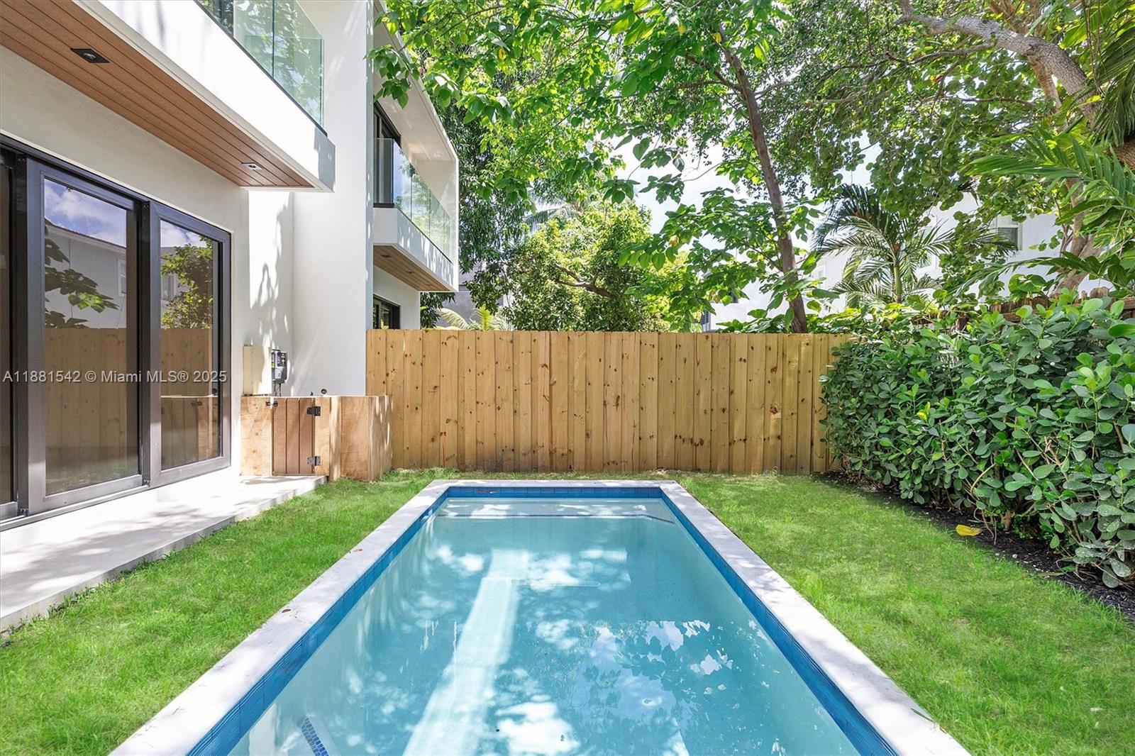 3163 Hibiscus St #3163 Miami, FL 33133