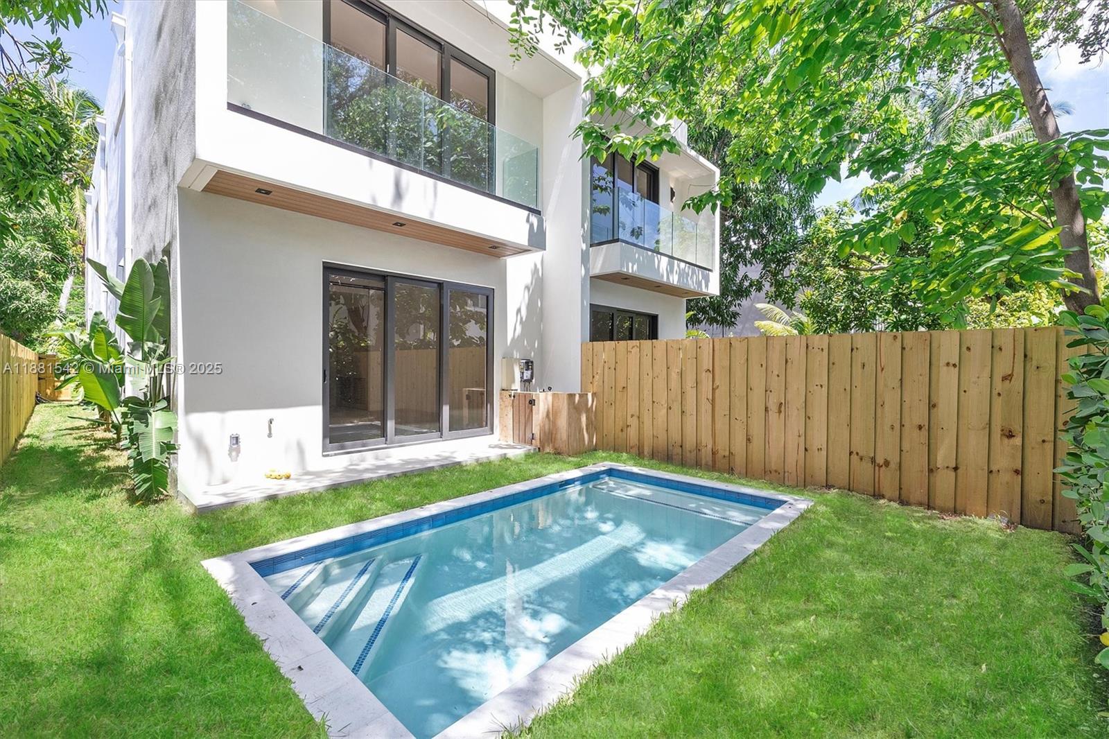 3163 Hibiscus St #3163 Miami, FL 33133