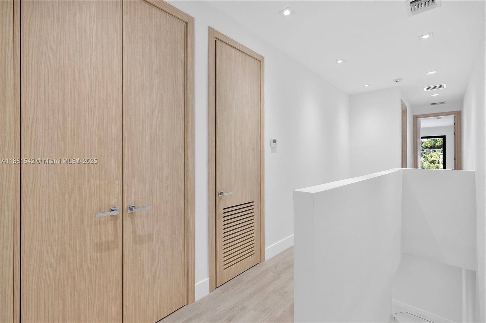 3163 Hibiscus St #3163 Miami, FL 33133