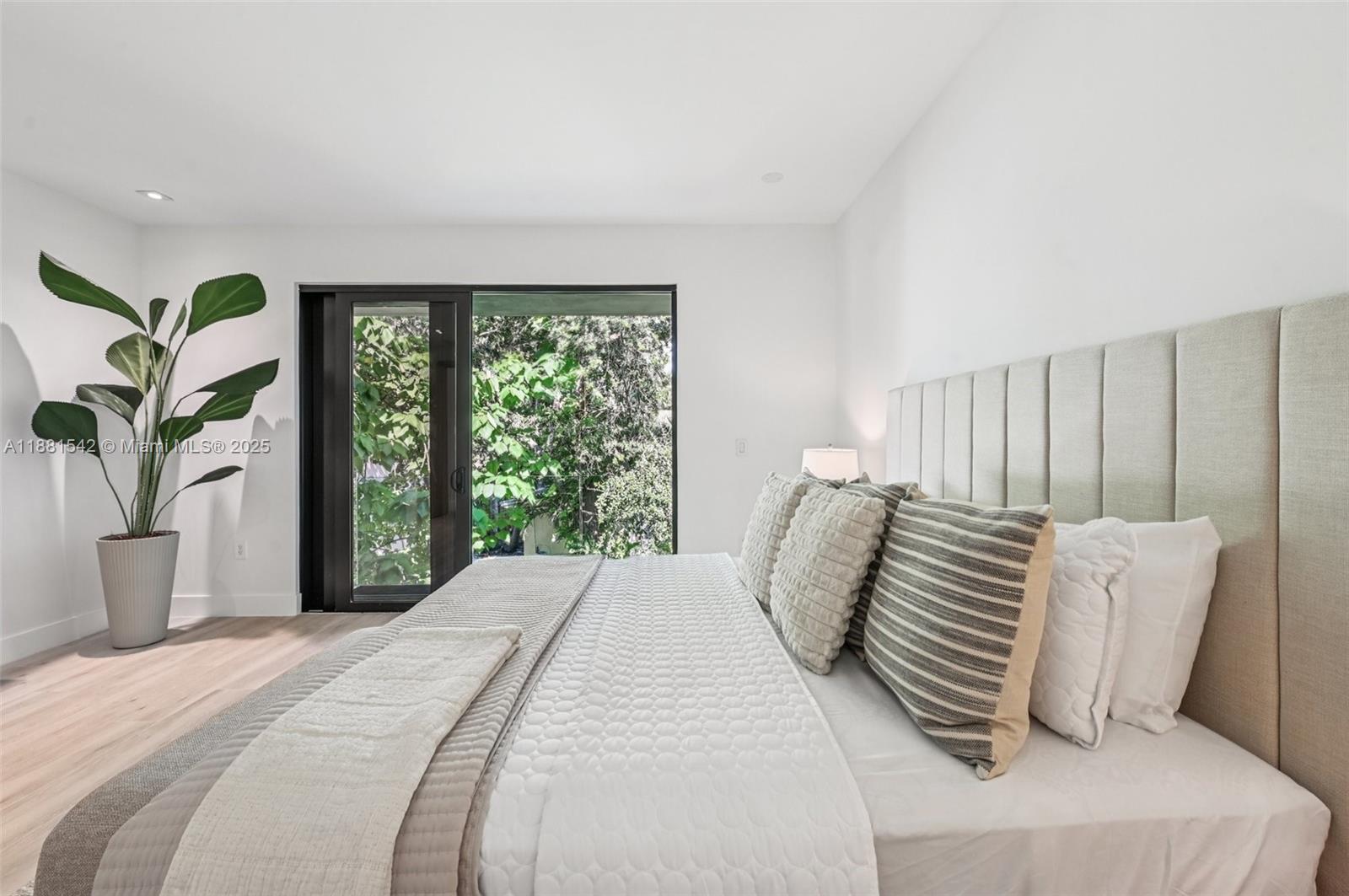 3163 Hibiscus St #3163 Miami, FL 33133