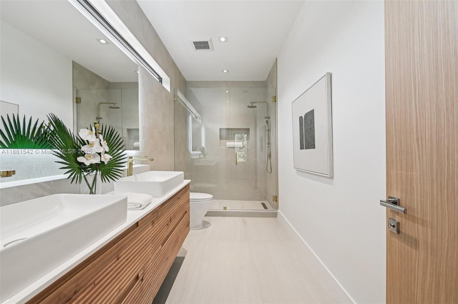 3163 Hibiscus St #3163 Miami, FL 33133