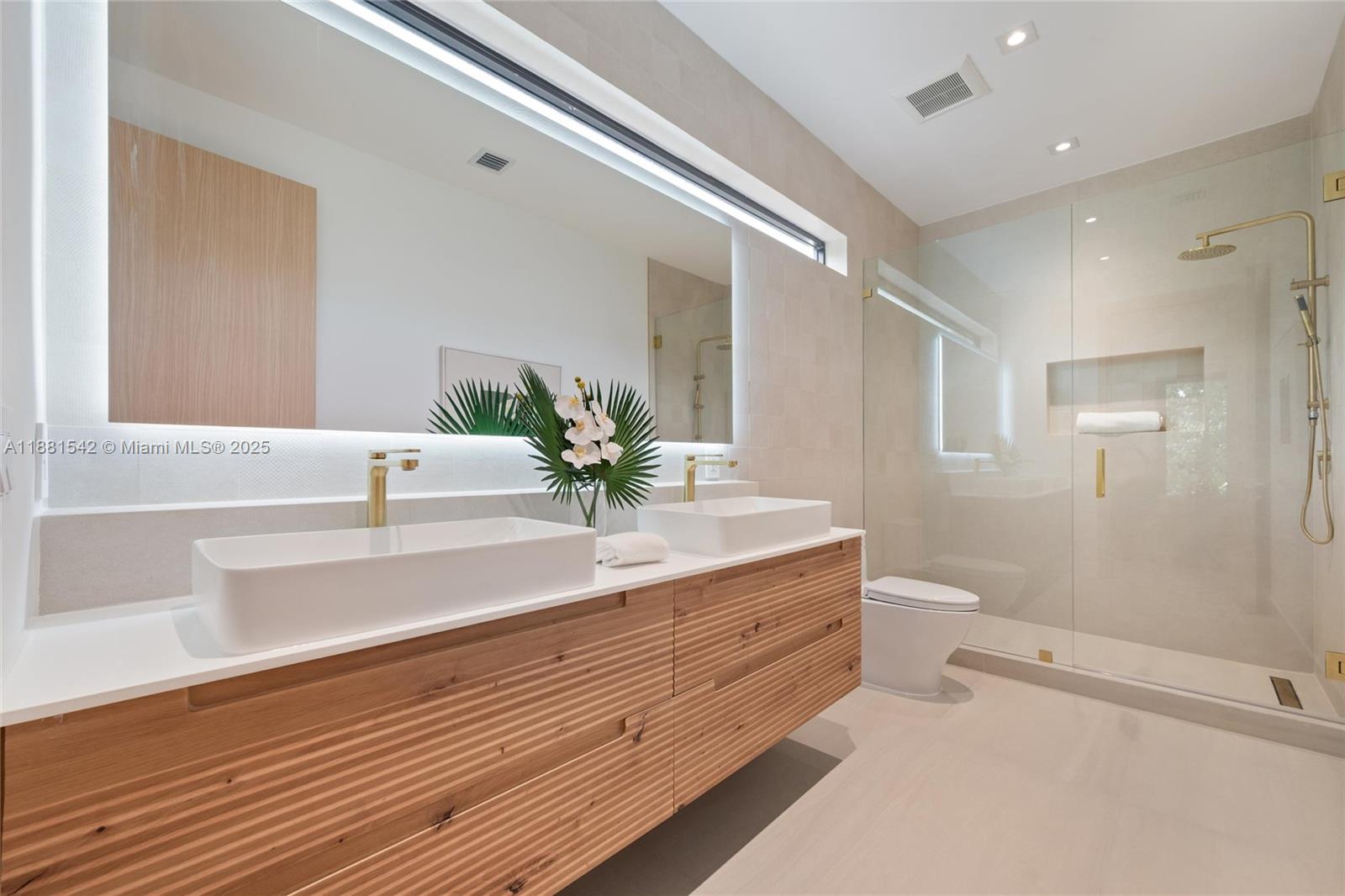 3163 Hibiscus St #3163 Miami, FL 33133