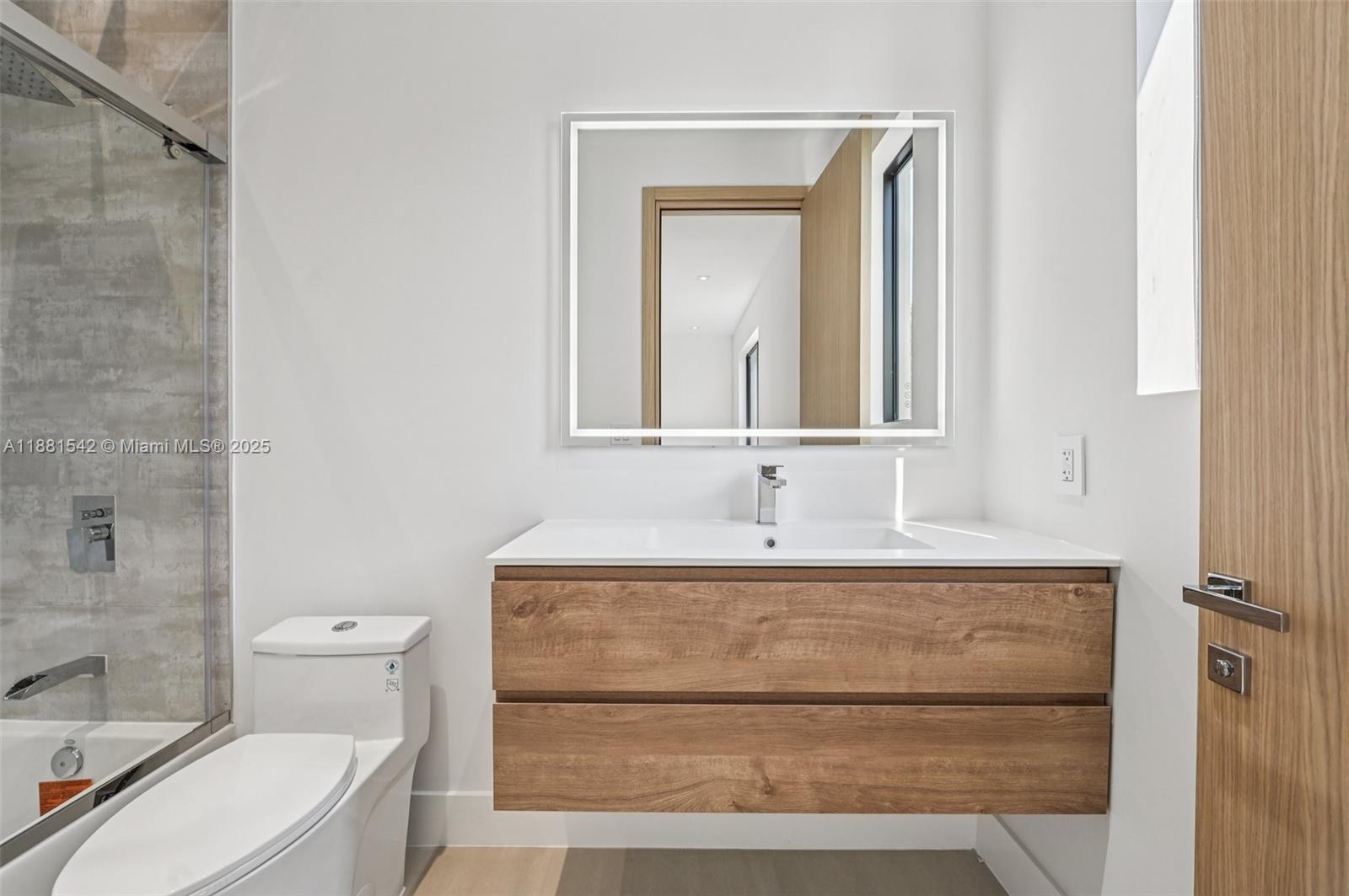 3163 Hibiscus St #3163 Miami, FL 33133