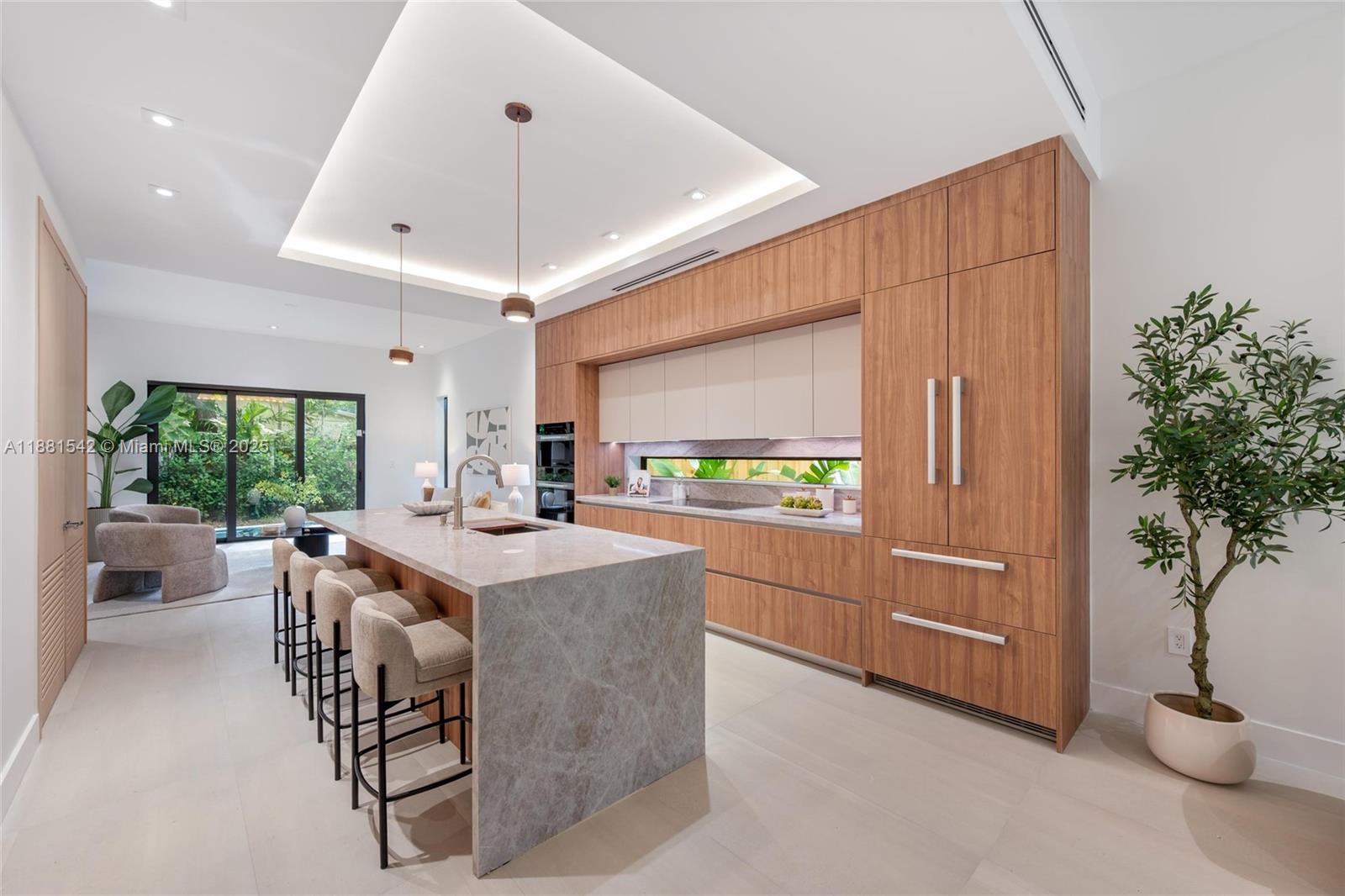 3163 Hibiscus St #3163 Miami, FL 33133