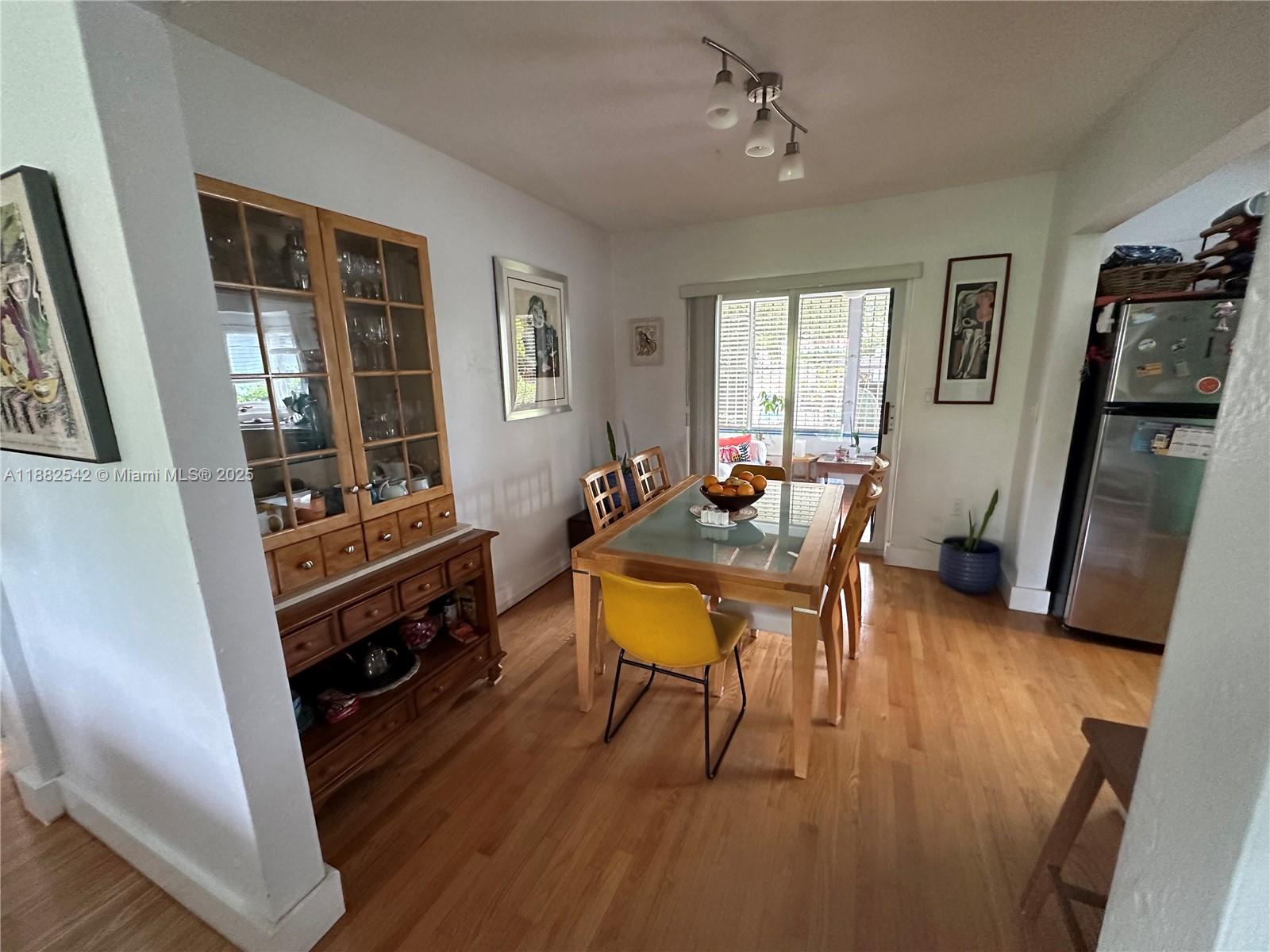 2270 SW 24th St Miami, FL 33145