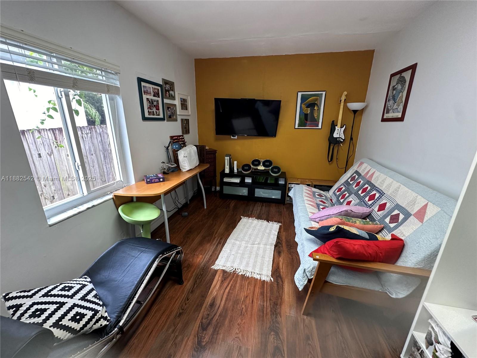 2270 SW 24th St Miami, FL 33145