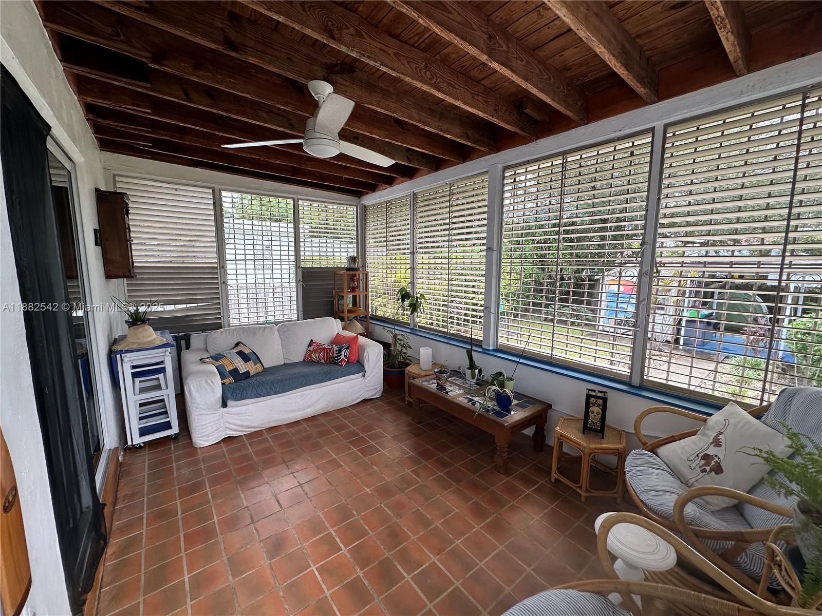 2270 SW 24th St Miami, FL 33145