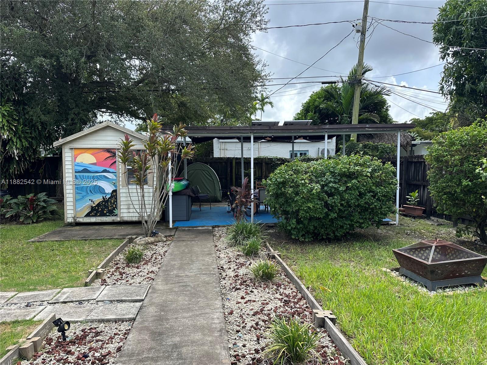 2270 SW 24th St Miami, FL 33145