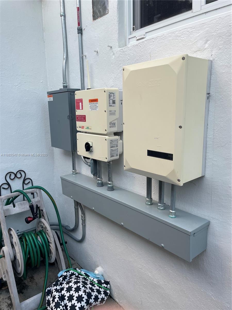 2270 SW 24th St Miami, FL 33145