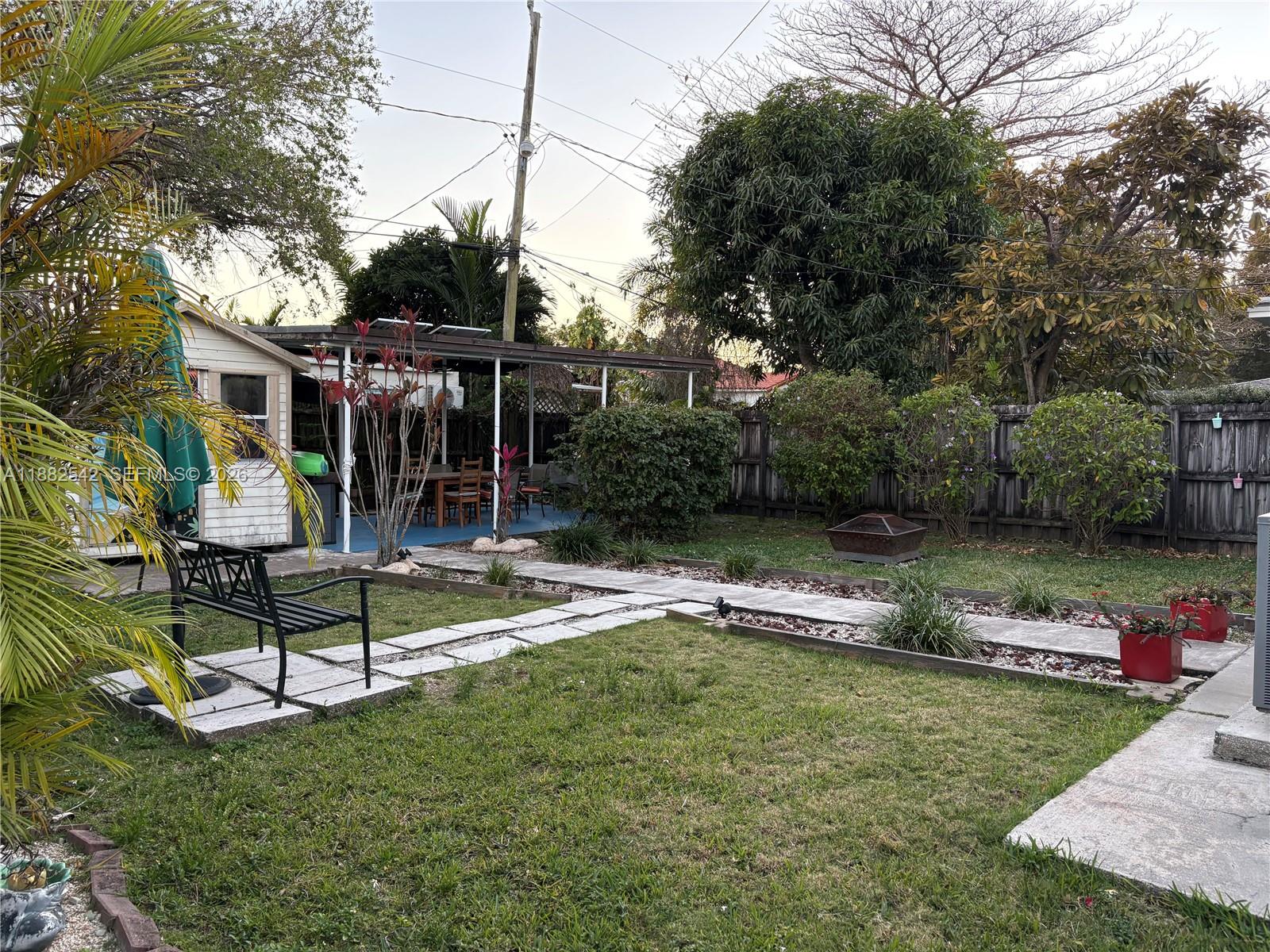 2270 SW 24th St Miami, FL 33145