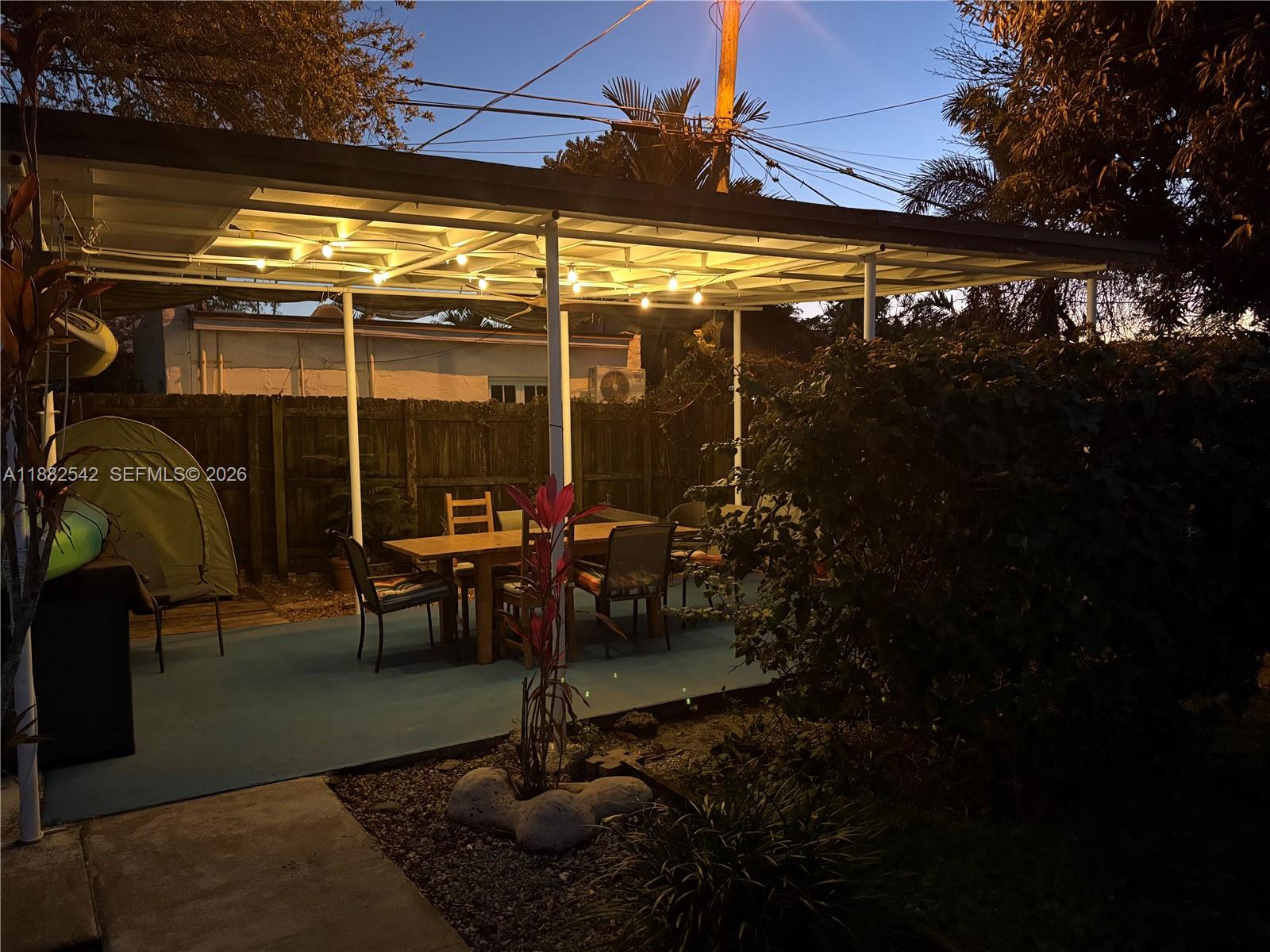 2270 SW 24th St Miami, FL 33145