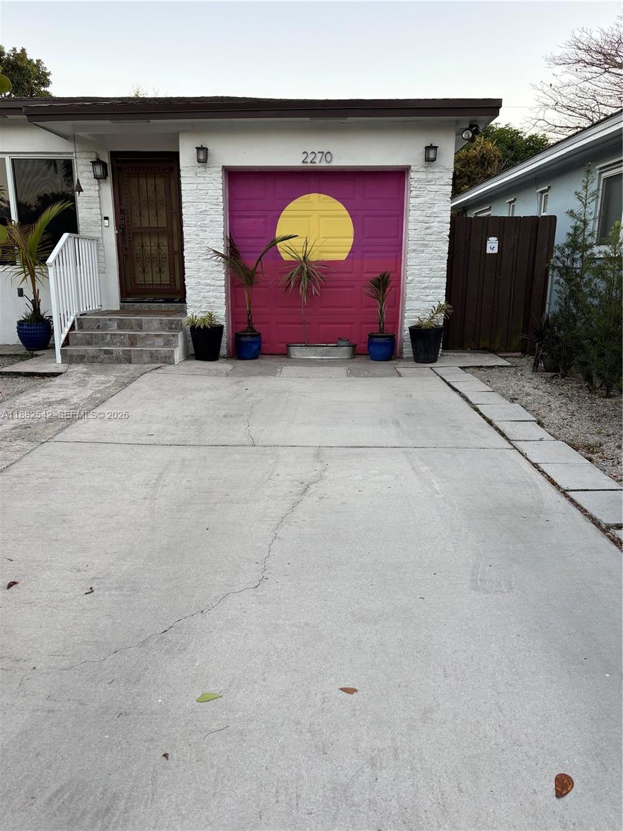 2270 SW 24th St Miami, FL 33145