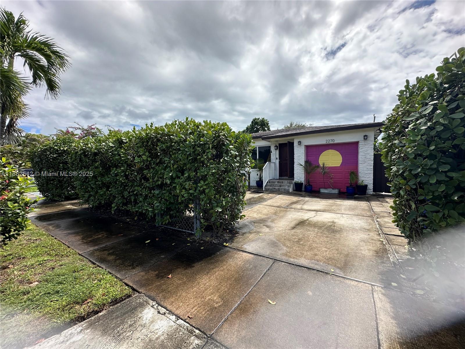 2270 SW 24th St Miami, FL 33145