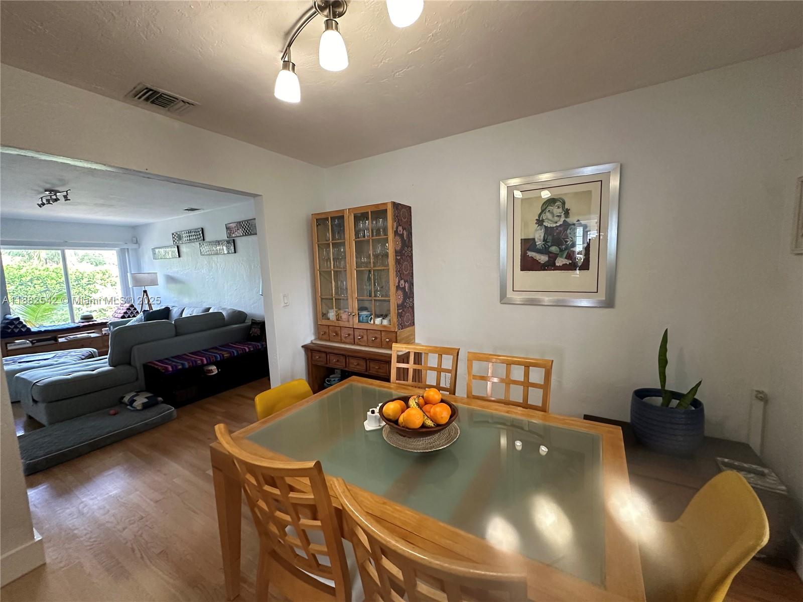 2270 SW 24th St Miami, FL 33145