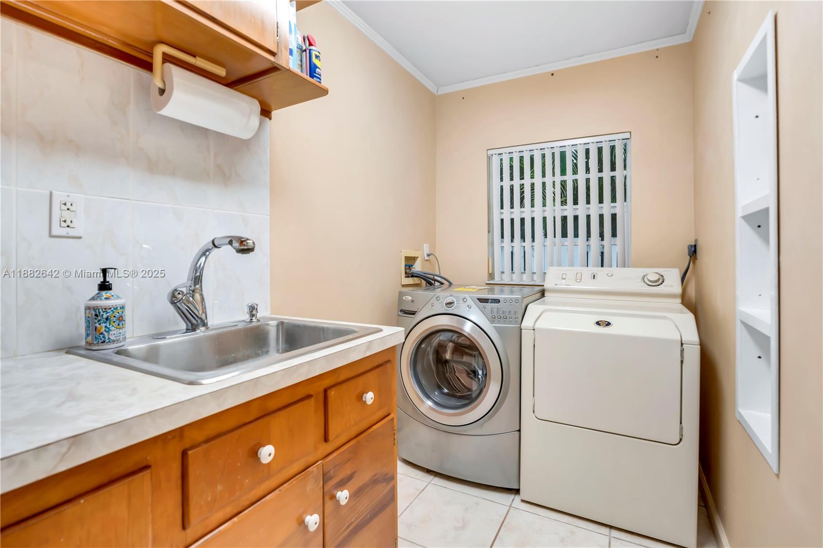 350 190th St Sunny Isles Beach, FL 33160