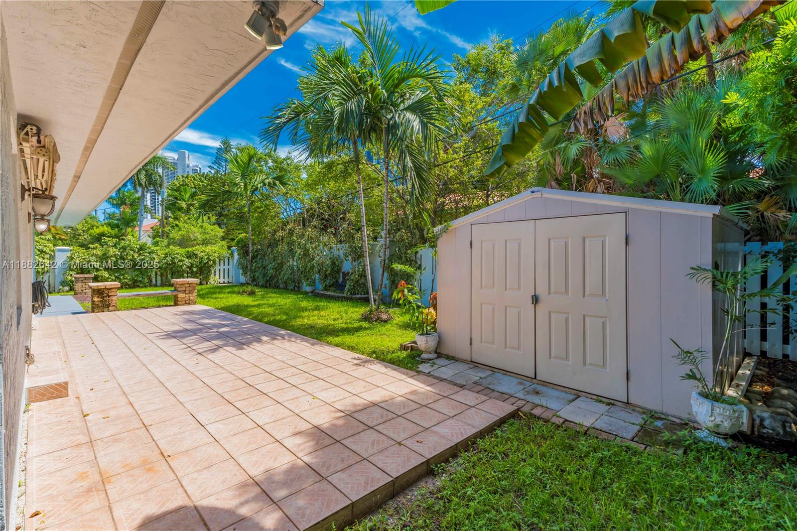 350 190th St Sunny Isles Beach, FL 33160