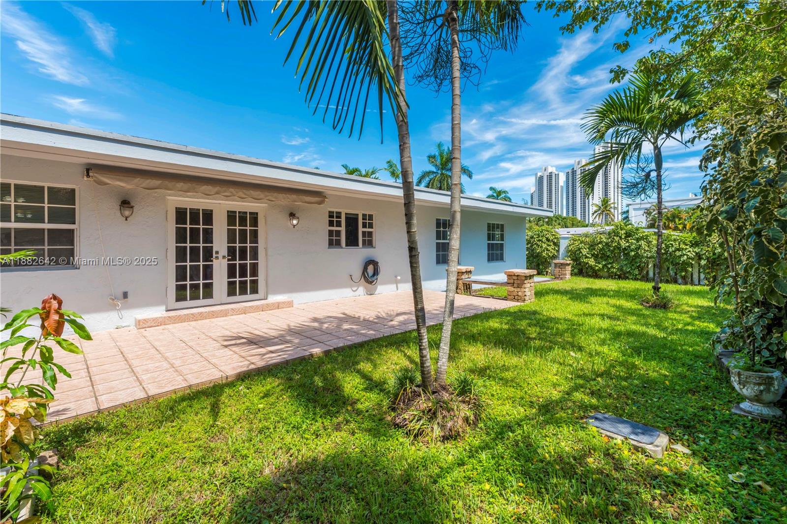 350 190th St Sunny Isles Beach, FL 33160