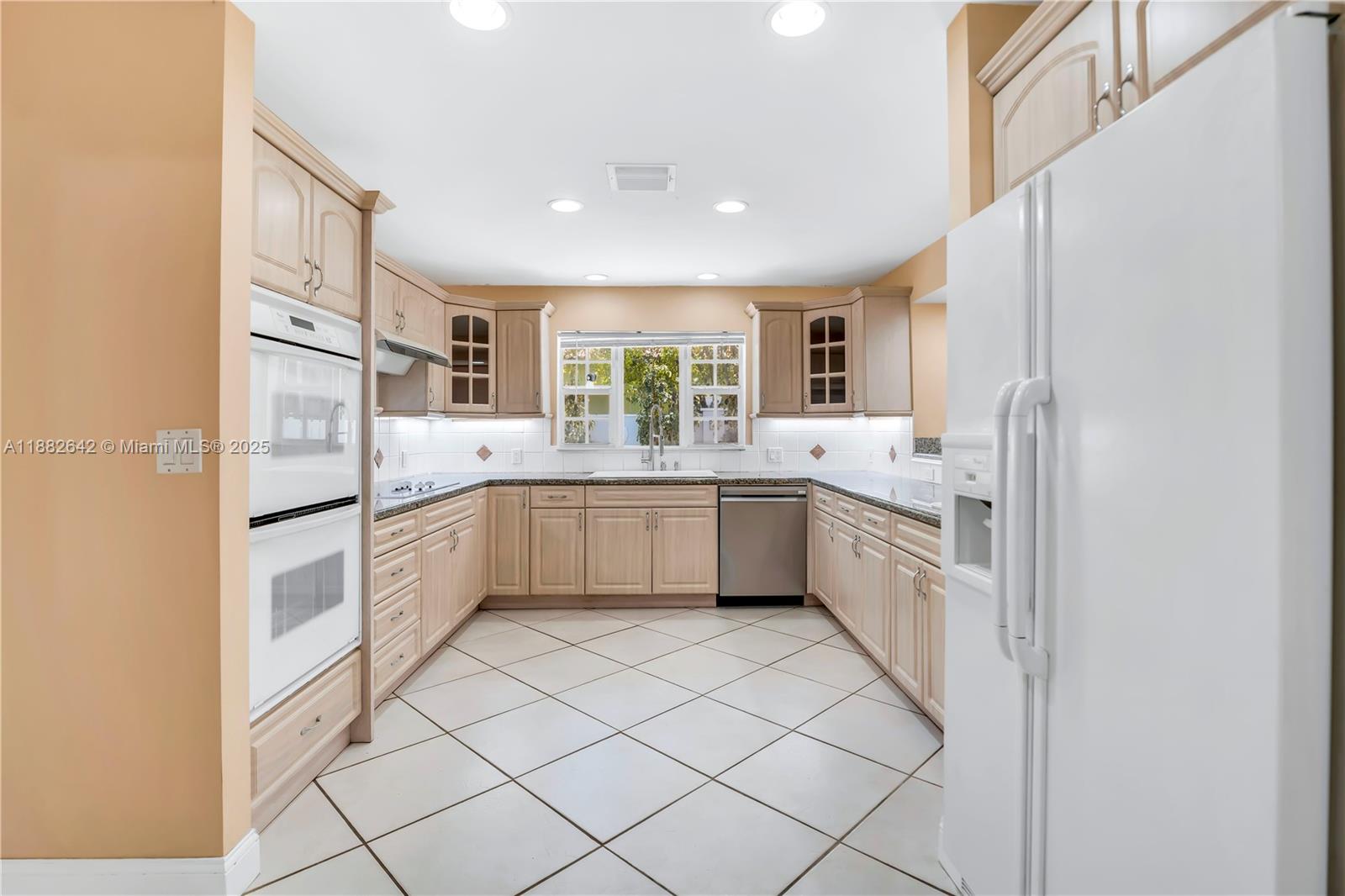 350 190th St Sunny Isles Beach, FL 33160