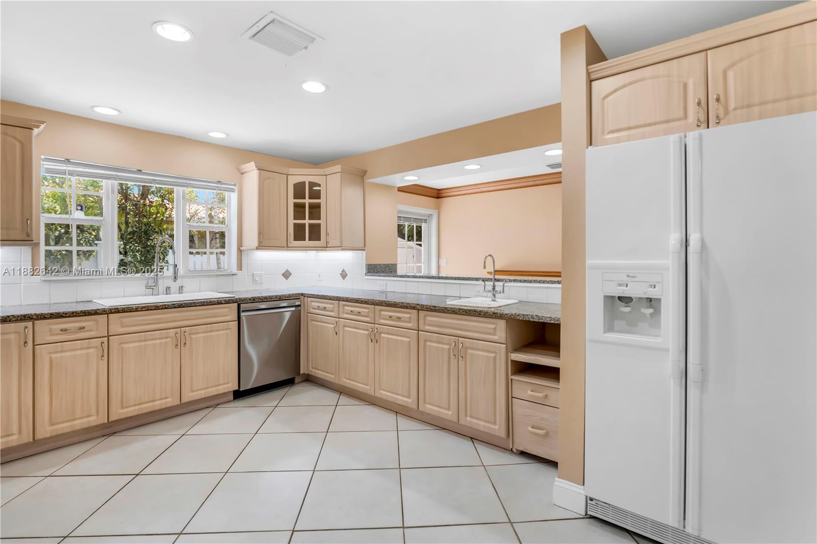 350 190th St Sunny Isles Beach, FL 33160