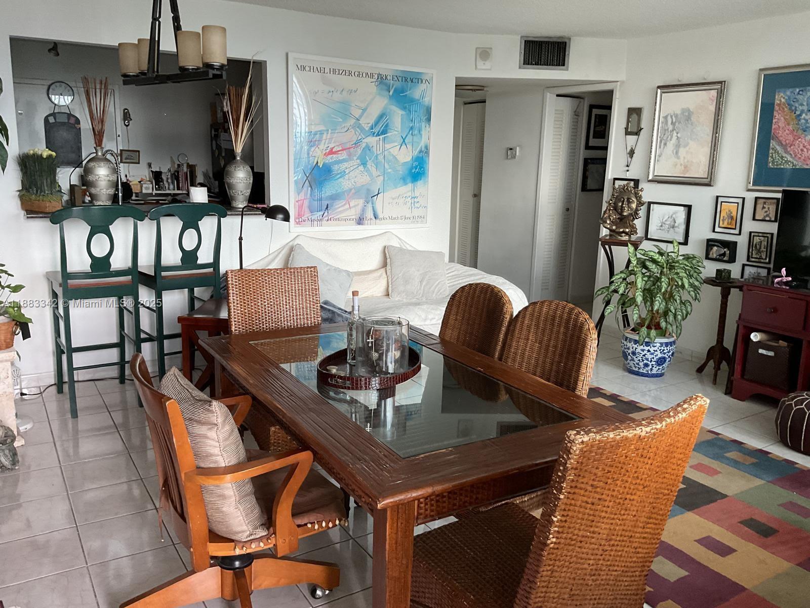 7135 Collins Ave #533