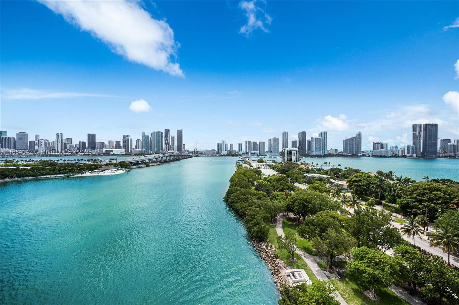 1000 Venetian Way #1108