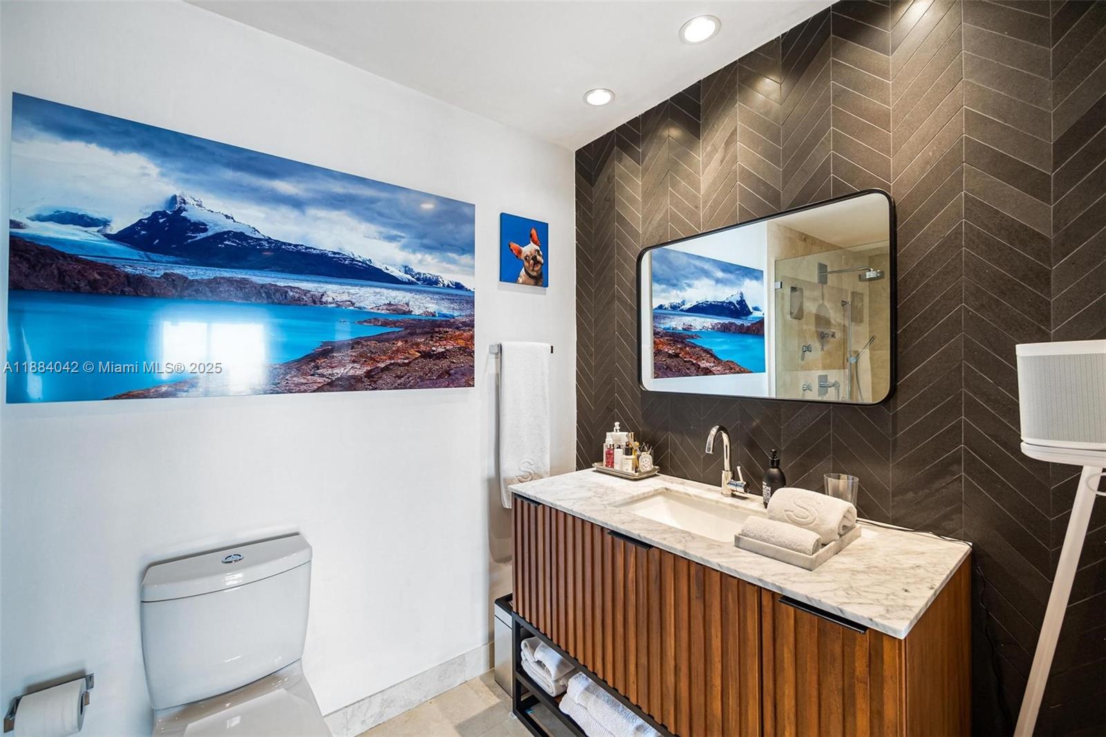 image One Thousand Venetian Way25