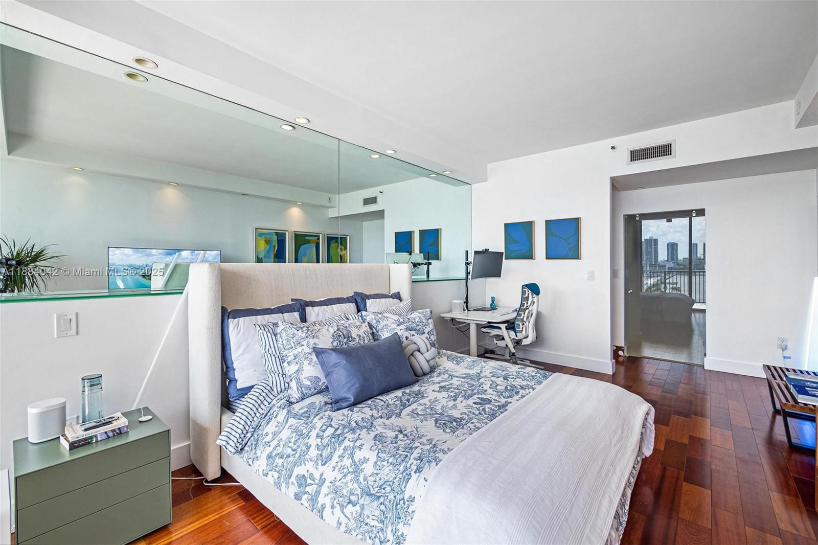 image One Thousand Venetian Way32