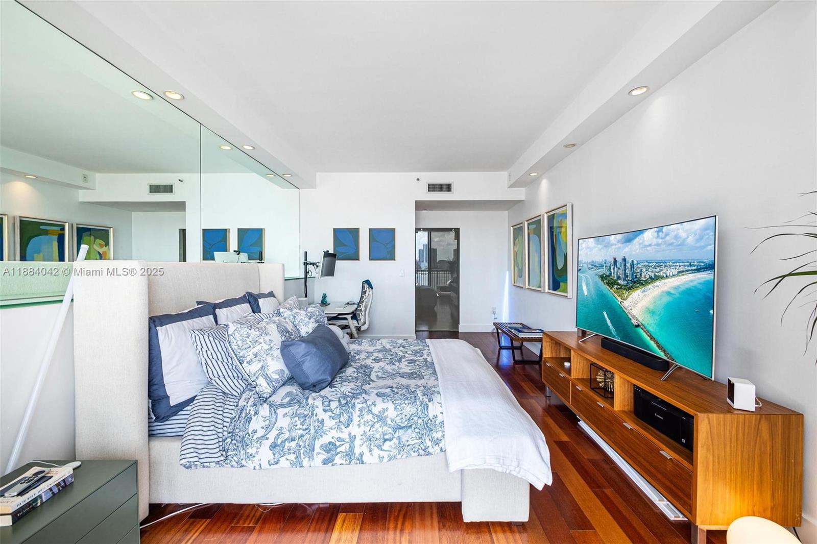 image One Thousand Venetian Way33