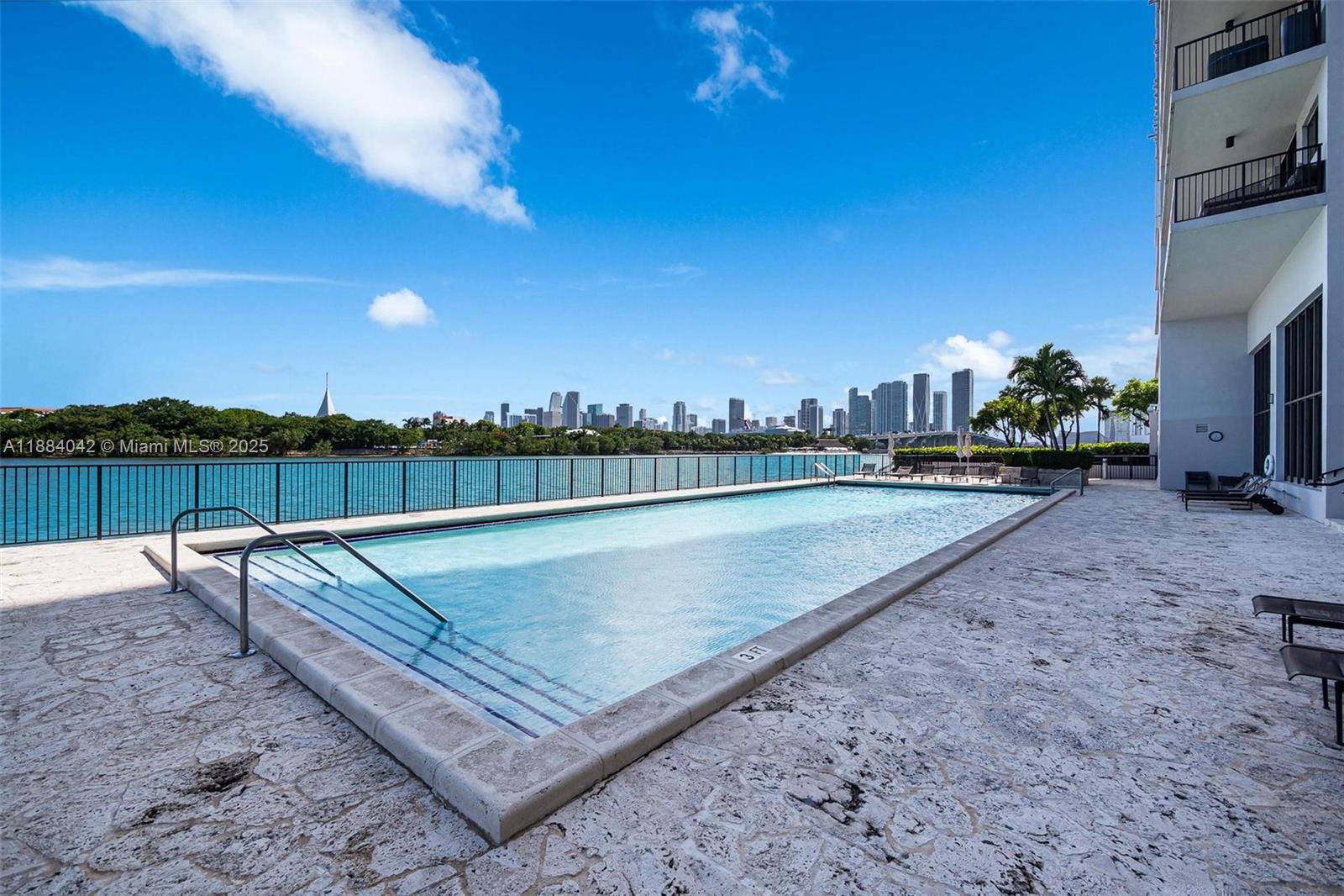 image One Thousand Venetian Way41
