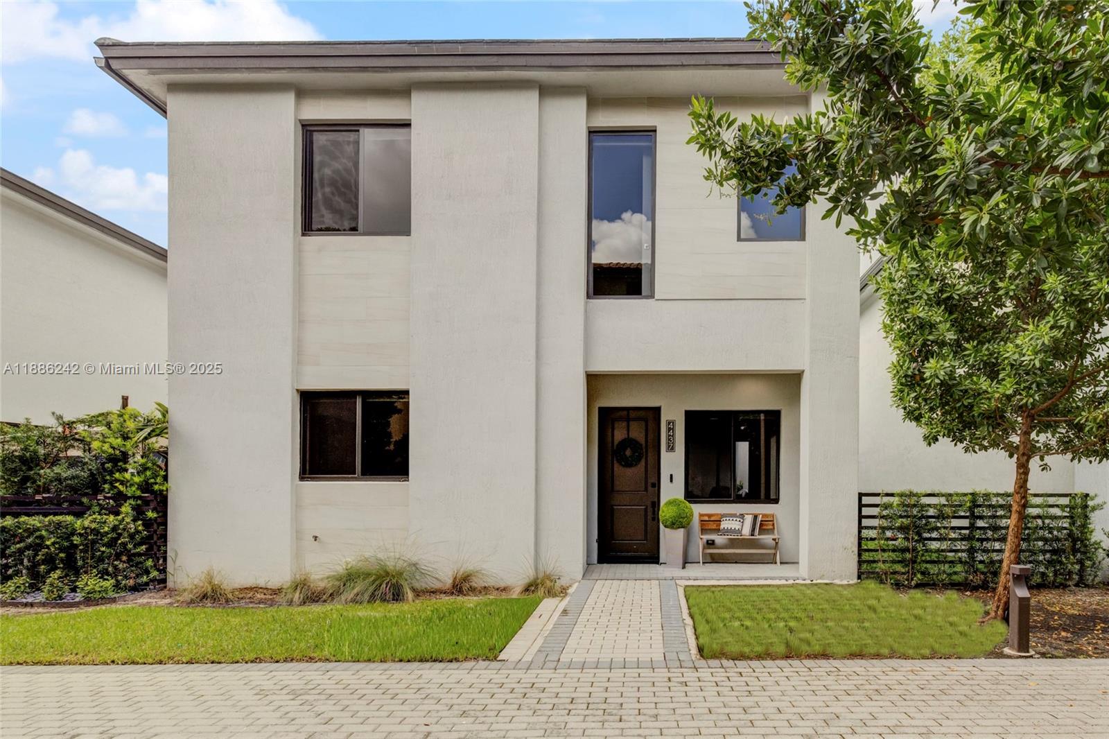4437 NW 80th Ct