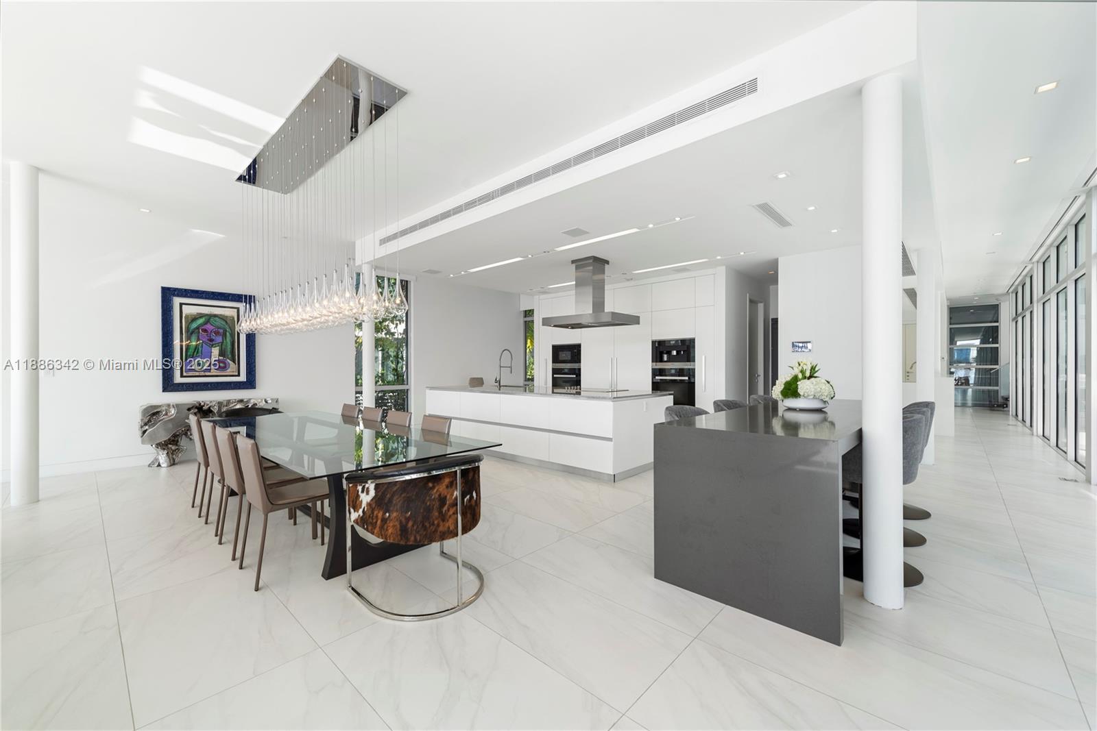 440 S Hibiscus Dr Miami Beach, FL 33139