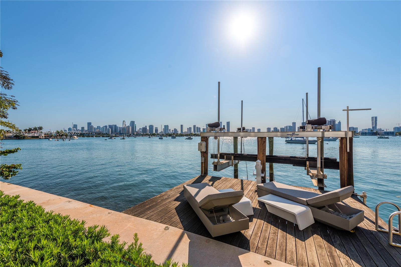 440 S Hibiscus Dr Miami Beach, FL 33139