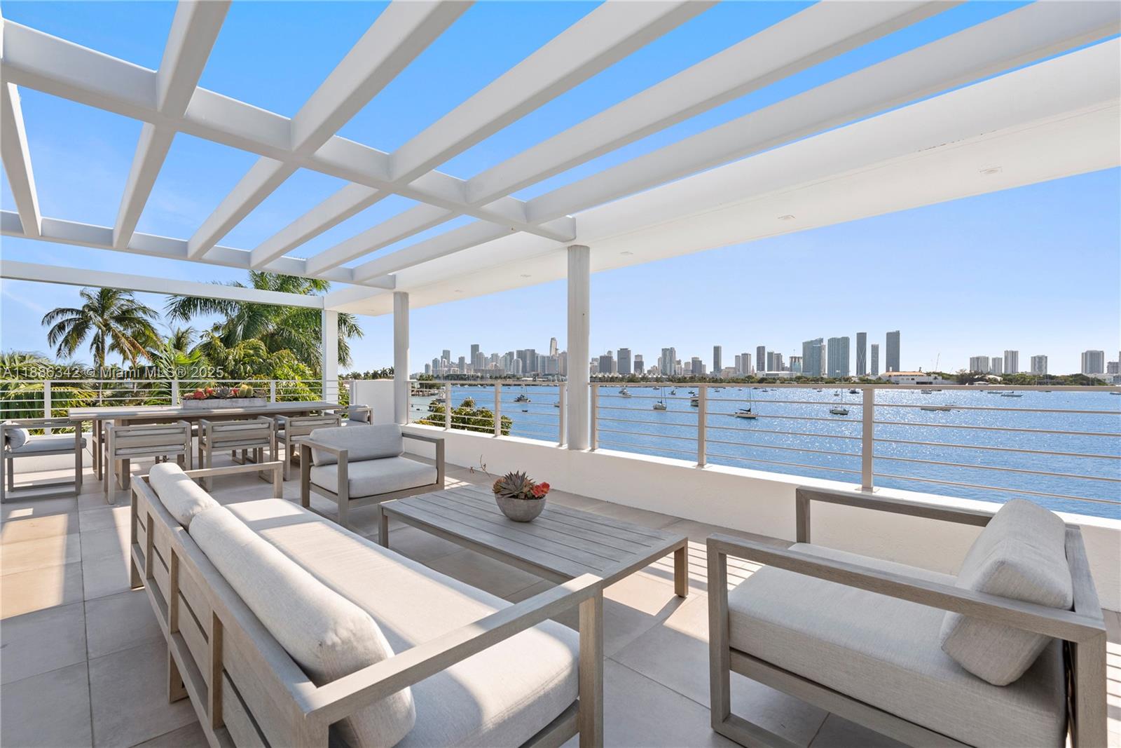 440 S Hibiscus Dr Miami Beach, FL 33139