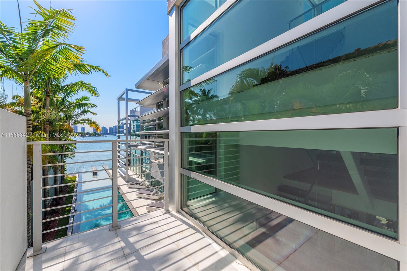 440 S Hibiscus Dr Miami Beach, FL 33139