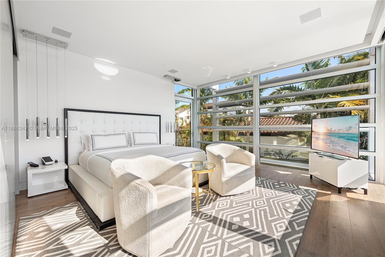 440 S Hibiscus Dr Miami Beach, FL 33139