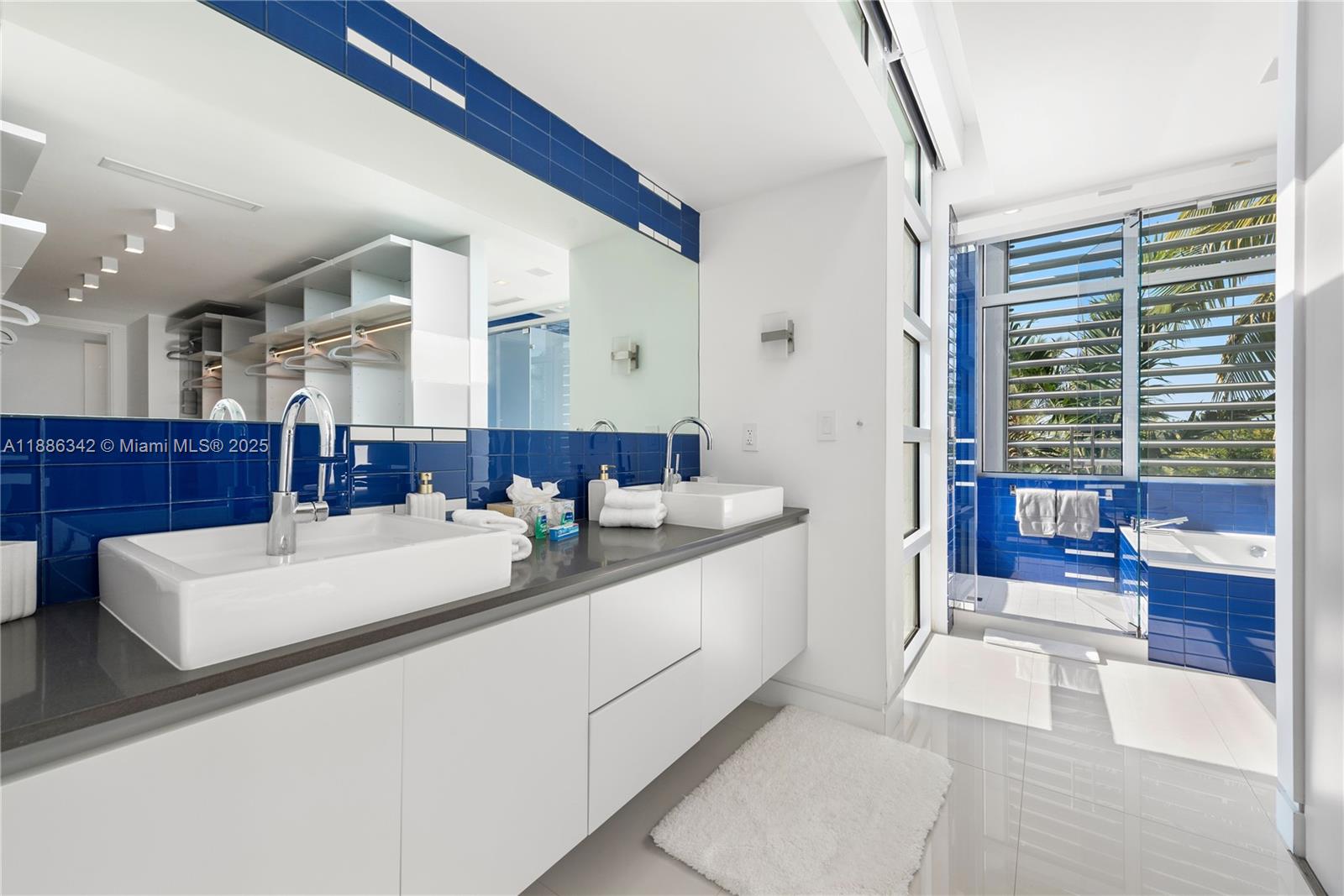 440 S Hibiscus Dr Miami Beach, FL 33139