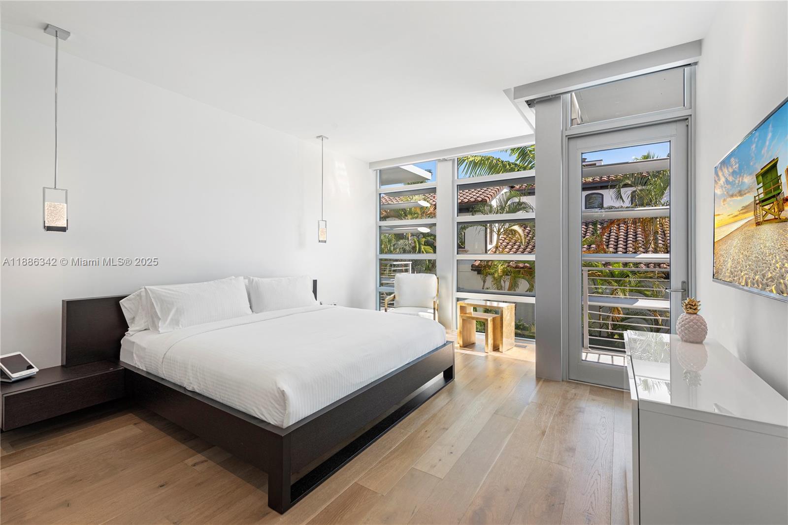 440 S Hibiscus Dr Miami Beach, FL 33139