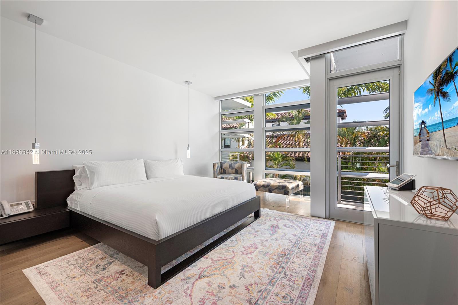 440 S Hibiscus Dr Miami Beach, FL 33139