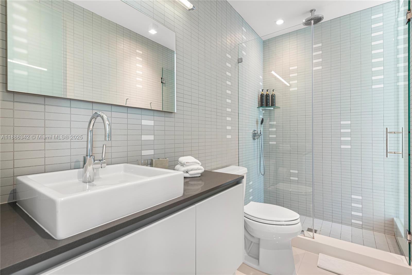 440 S Hibiscus Dr Miami Beach, FL 33139