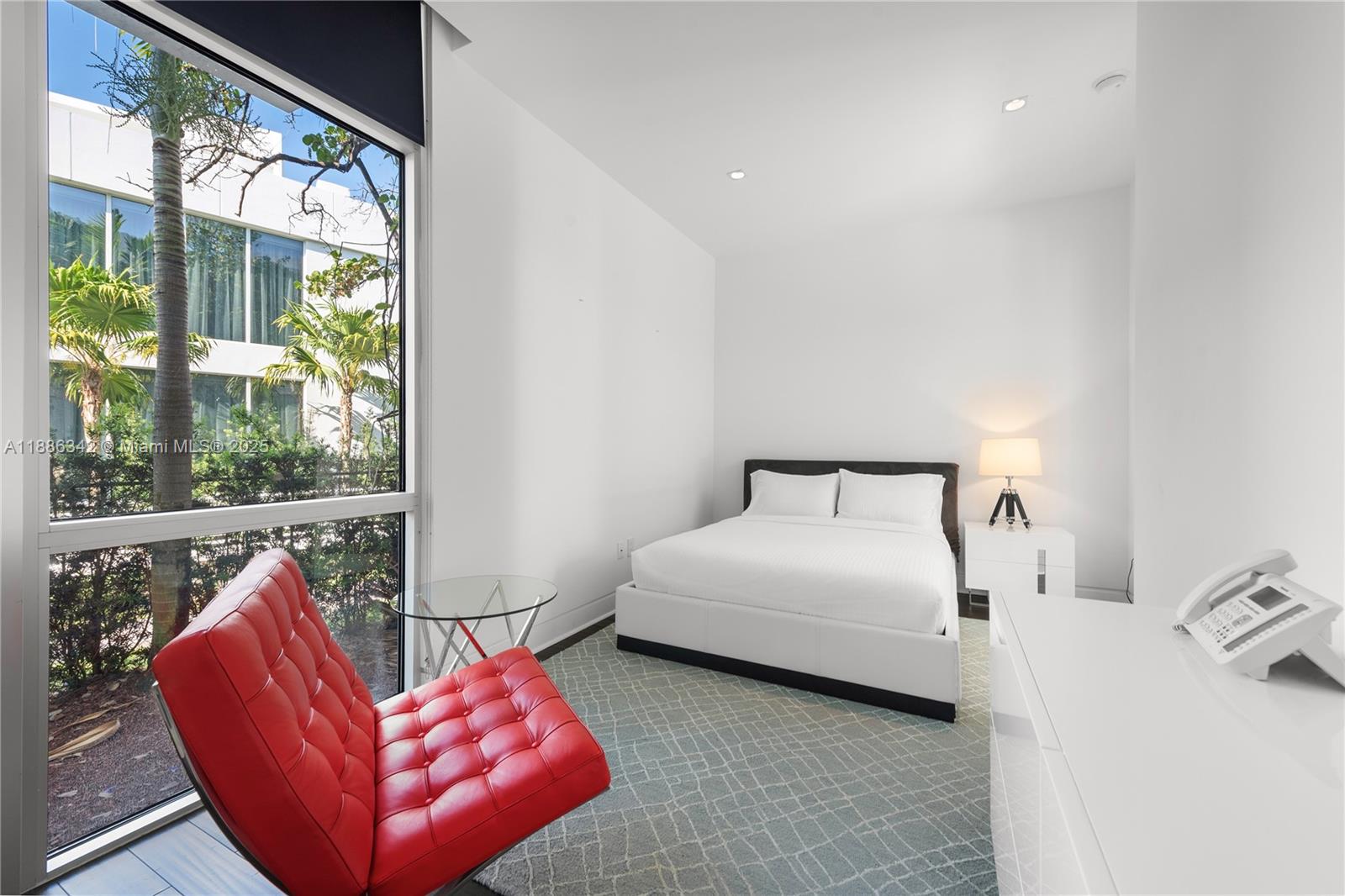 440 S Hibiscus Dr Miami Beach, FL 33139