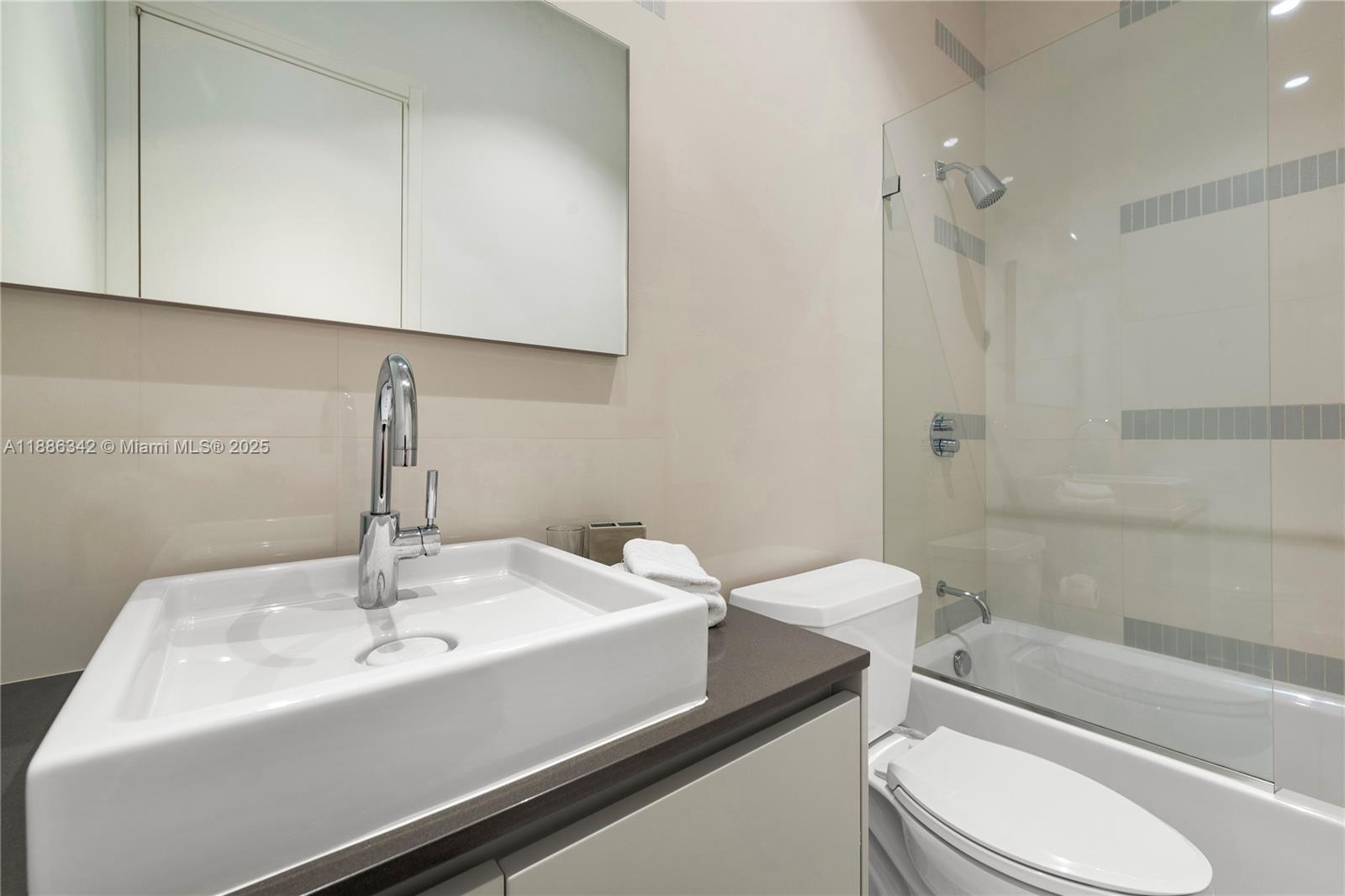 440 S Hibiscus Dr Miami Beach, FL 33139