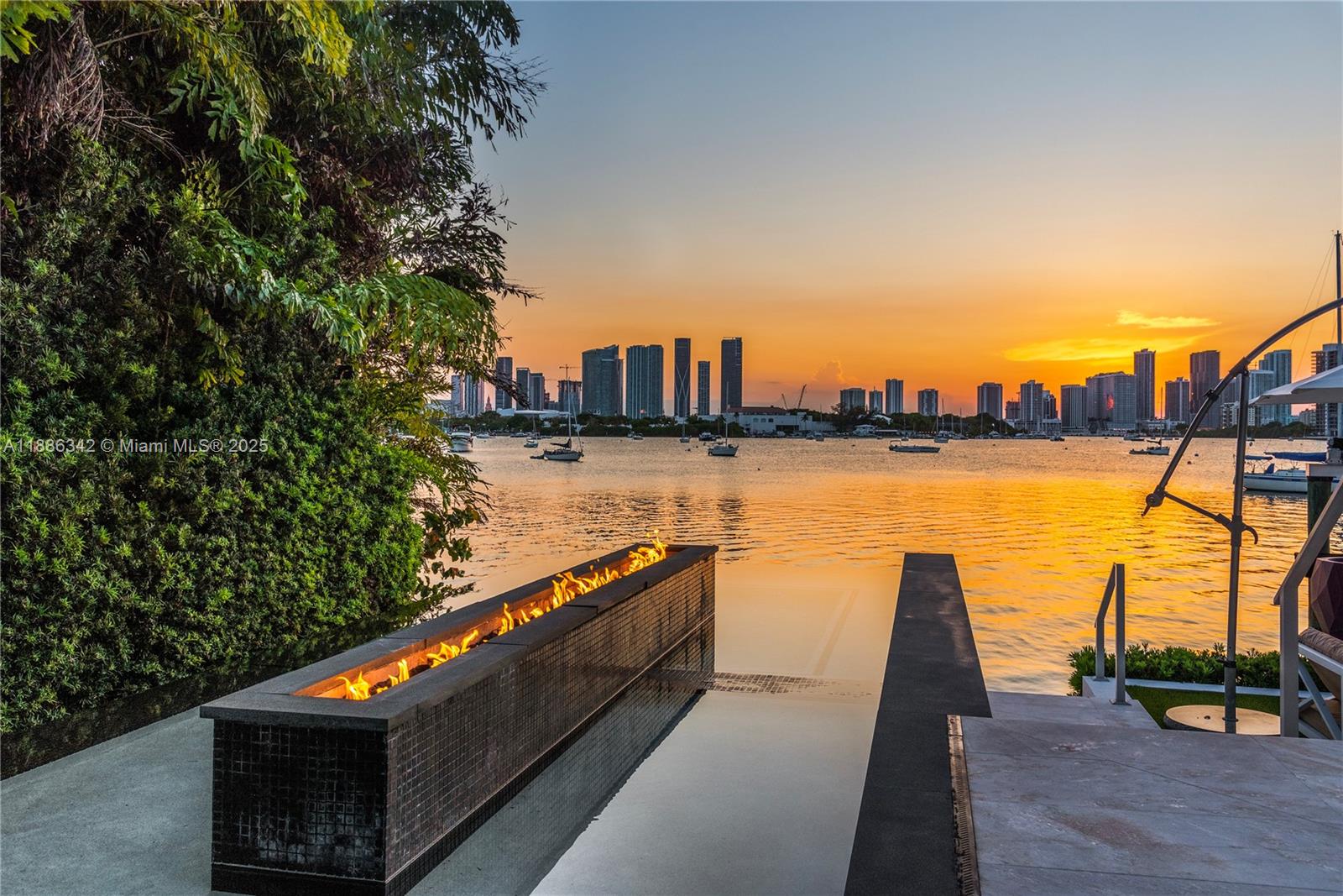 440 S Hibiscus Dr Miami Beach, FL 33139