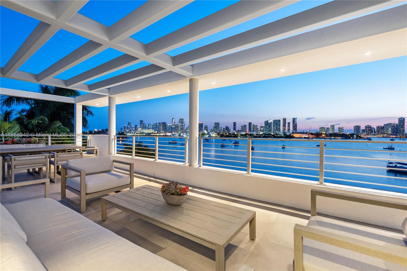 440 S Hibiscus Dr Miami Beach, FL 33139